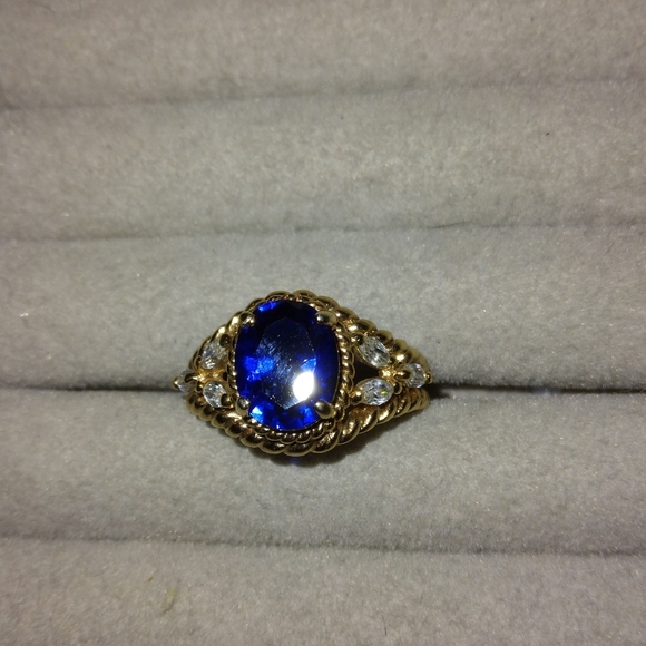 Beautiful ring blue stone goldtone about size 8 - Picture 6 of 12